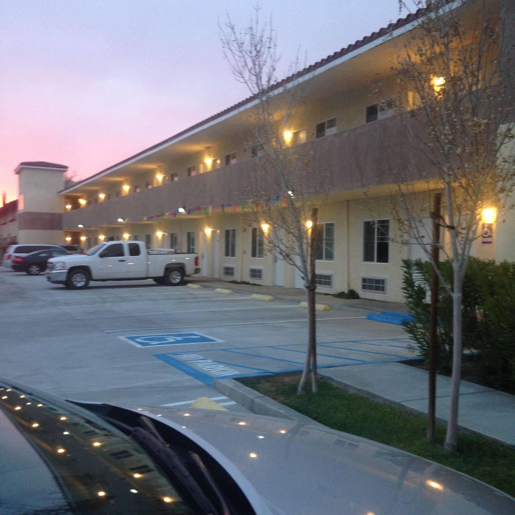 America Inn & Suites Ridgecrest Kültér fotó