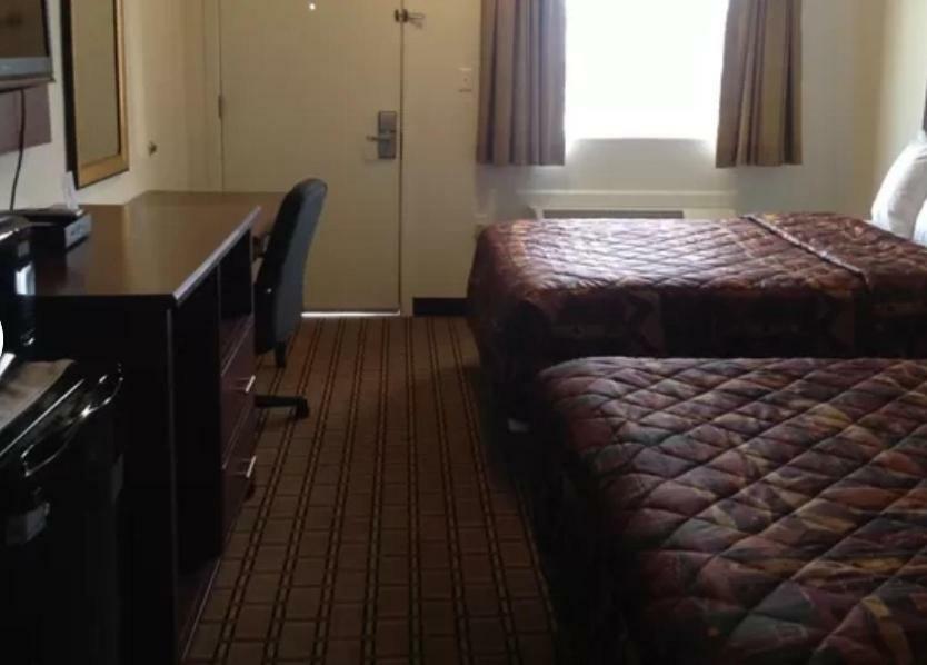 America Inn & Suites Ridgecrest Kültér fotó